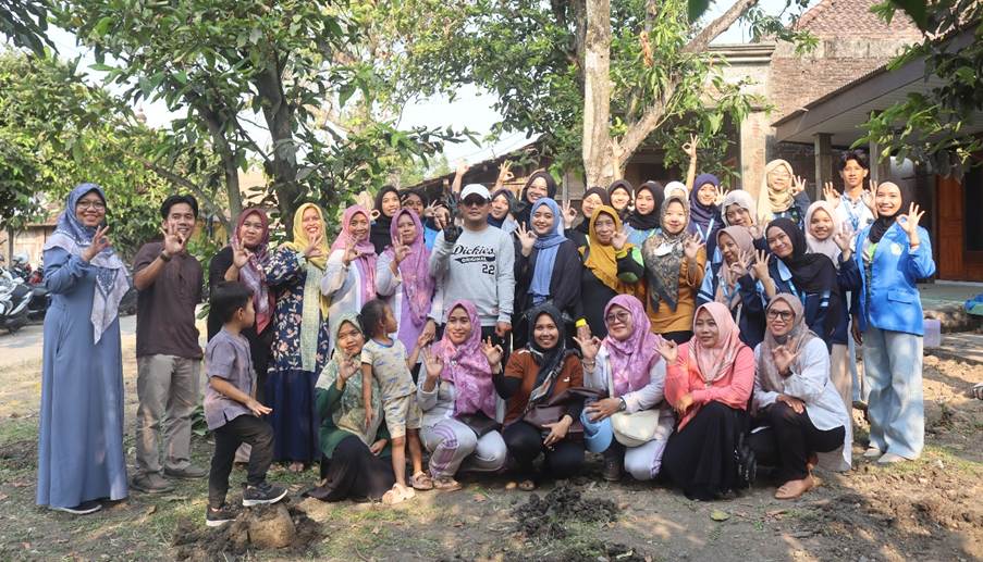 Read more about the article PPK Ormawa HIMASTA UNIMUS Bersama DLH Kabupaten Demak Dorong Terwujudnya Desa Ploso sebagai Percontohan Lingkungan Sehat melalui Sosialisasi dan Pelatihan Terintegrasi