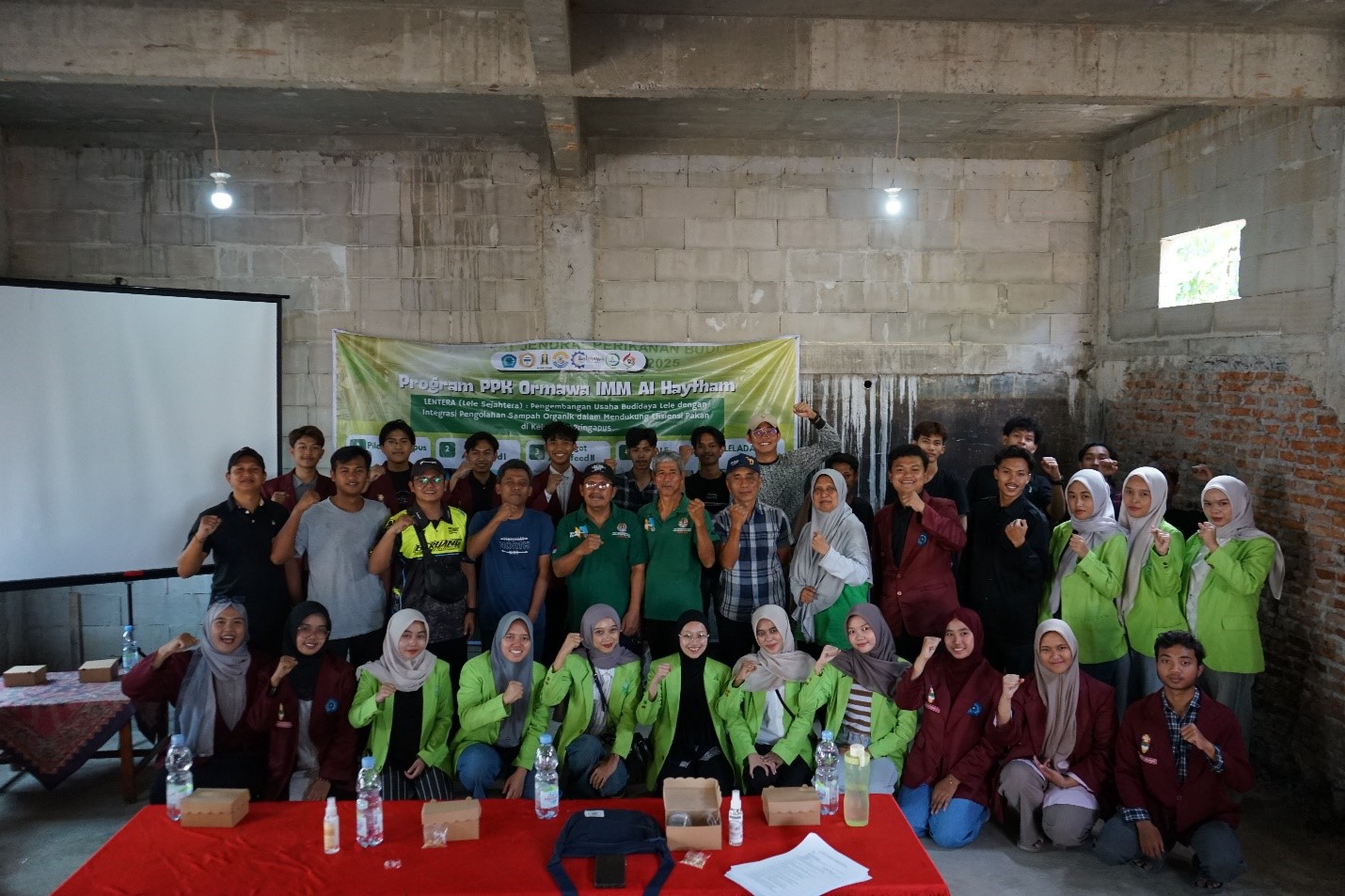 Read more about the article PPK Ormawa IMM Al Haytham Gandeng Mitra Bank Sampah Resik Sejahtera Kelurahan Sambiroto untuk Sinergikan Program Pengabdian Masyarakat