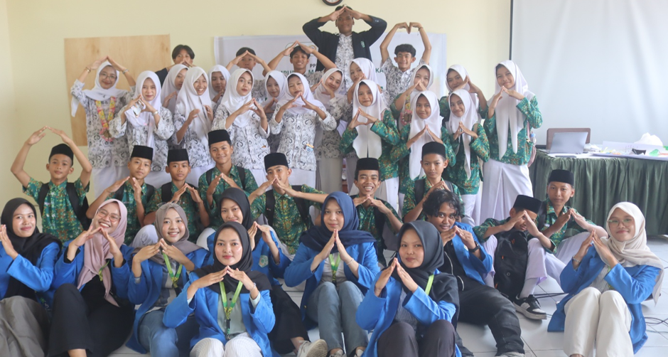Read more about the article PPK ORMAWA HIMASTA UNIMUS GELAR EDUKASI ISU LINGKUNGAN MELALUI SEDESA DI SMA NAHDLATUSY SYUB BAN PLOSO